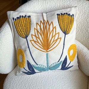 2PC Embroidered Floral Pillowcase - Yellow Lotus